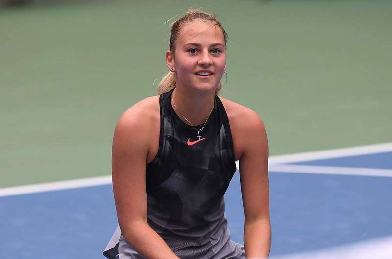 Костюк стартовала с победы в парном разряде турнира в Австралии