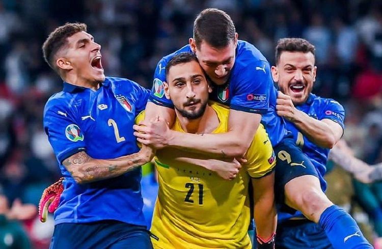 10 фотомгновений чемпионской радости игроков сборной Италии