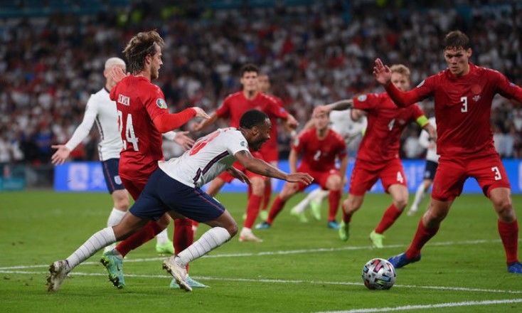 Англия в финале Евро: полностью переиграли Данию, но забили со спорного пенальти