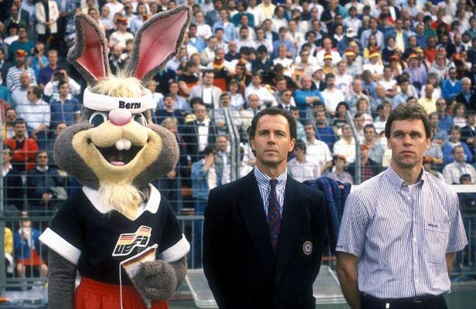 Кролик Берни стал символом Евро-1988